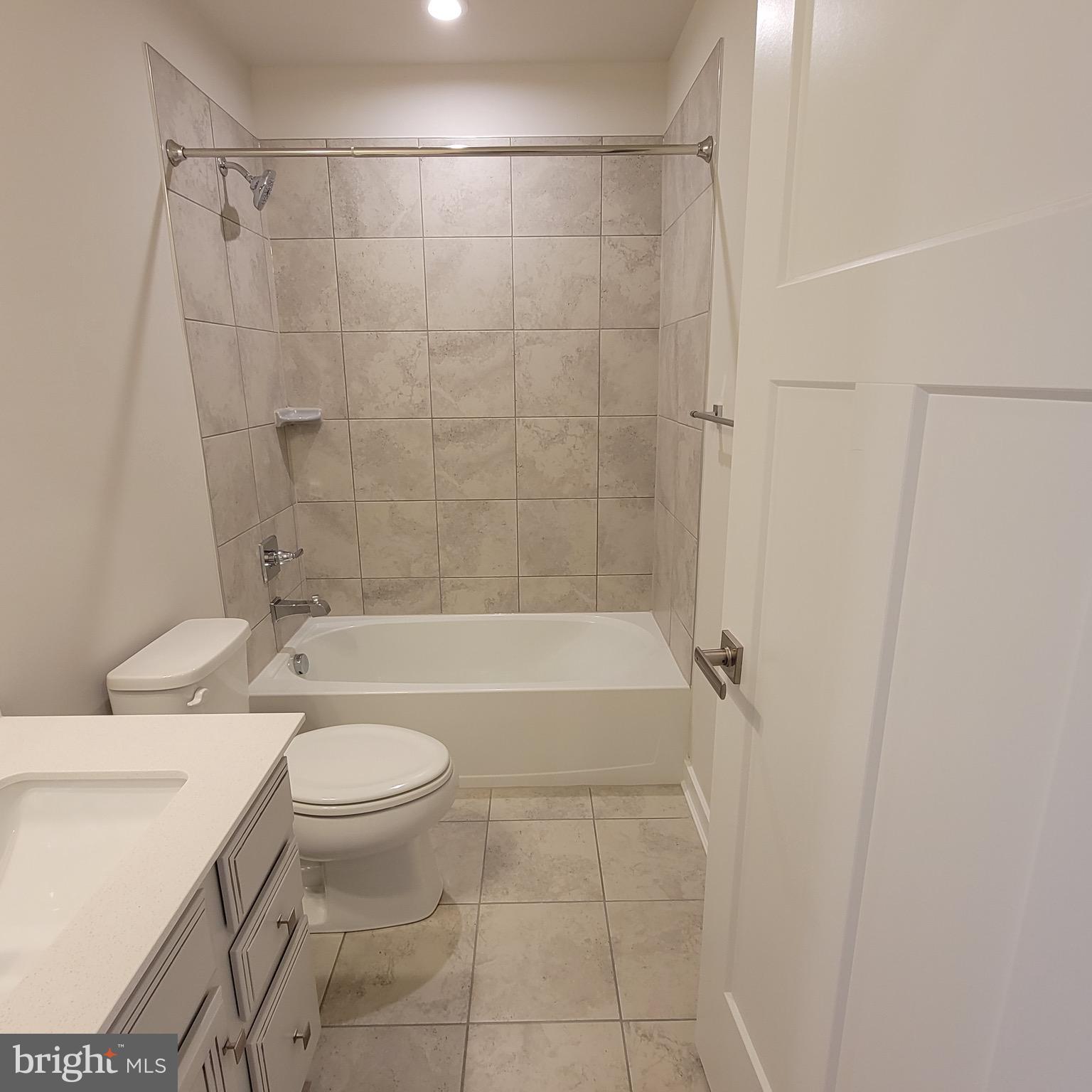 140 Fletcher Circle Middletown, DE 19709 - Photo 25 of 36 a bathroom with a sink a toilet and a bathtub