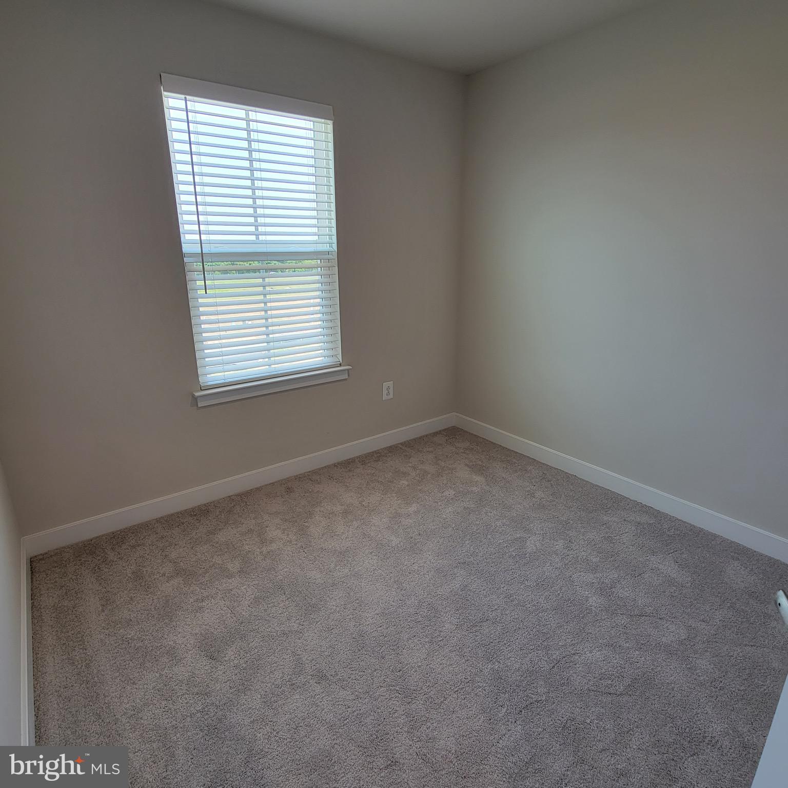 140 Fletcher Circle Middletown, DE 19709 - Photo 29 of 36 an empty room with a window