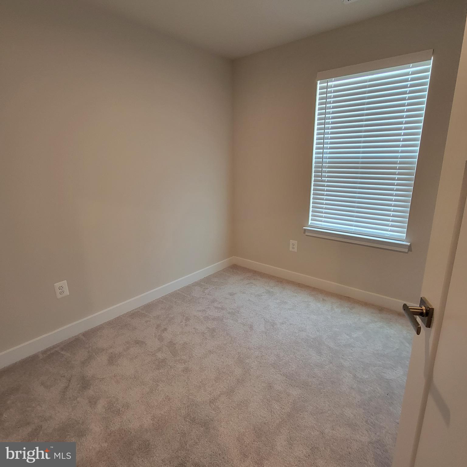 140 Fletcher Circle Middletown, DE 19709 - Photo 30 of 36 an empty room with a window