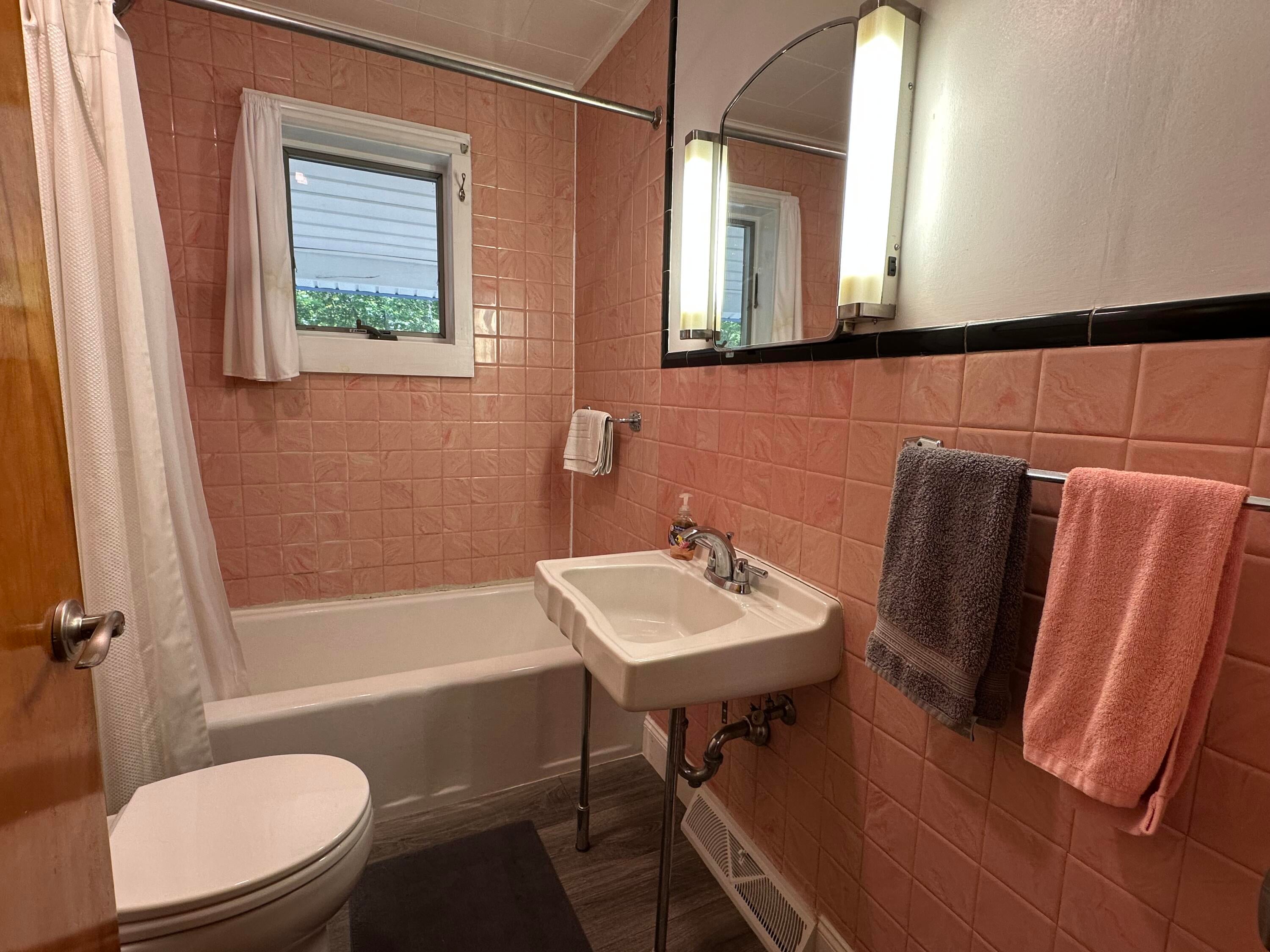 1205 Abela Road Cheboygan, MI 49721 - Photo 19 of 40 Full Bath