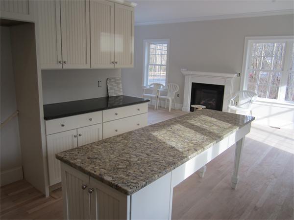 513 First Parish Road Scituate, MA 02066 - Photo 4 of 8 Gallery Image 4