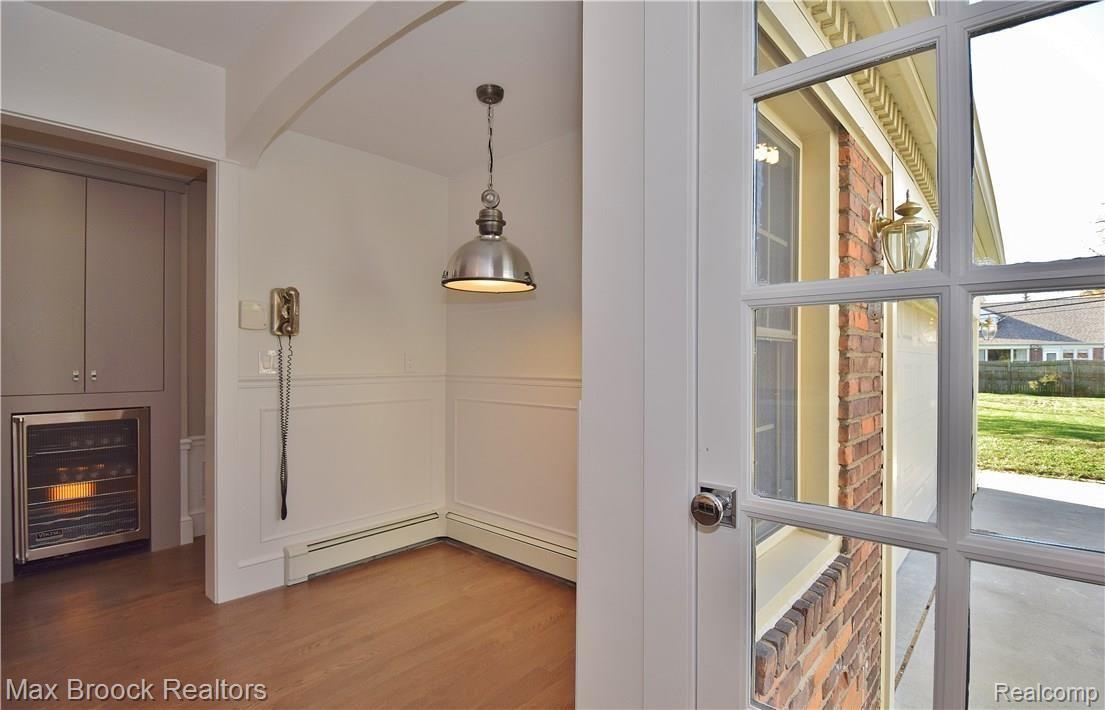 1491 Oxford Road Grosse Pointe, MI 48236 - Photo 3 of 46 breakfast nook 2.JPG