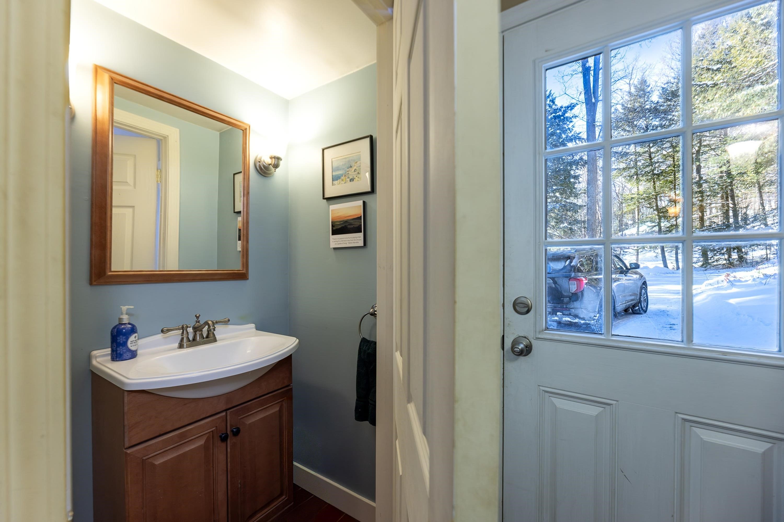 107 Jay Hill Road Hartford, VT 05001 - Photo 2 of 22