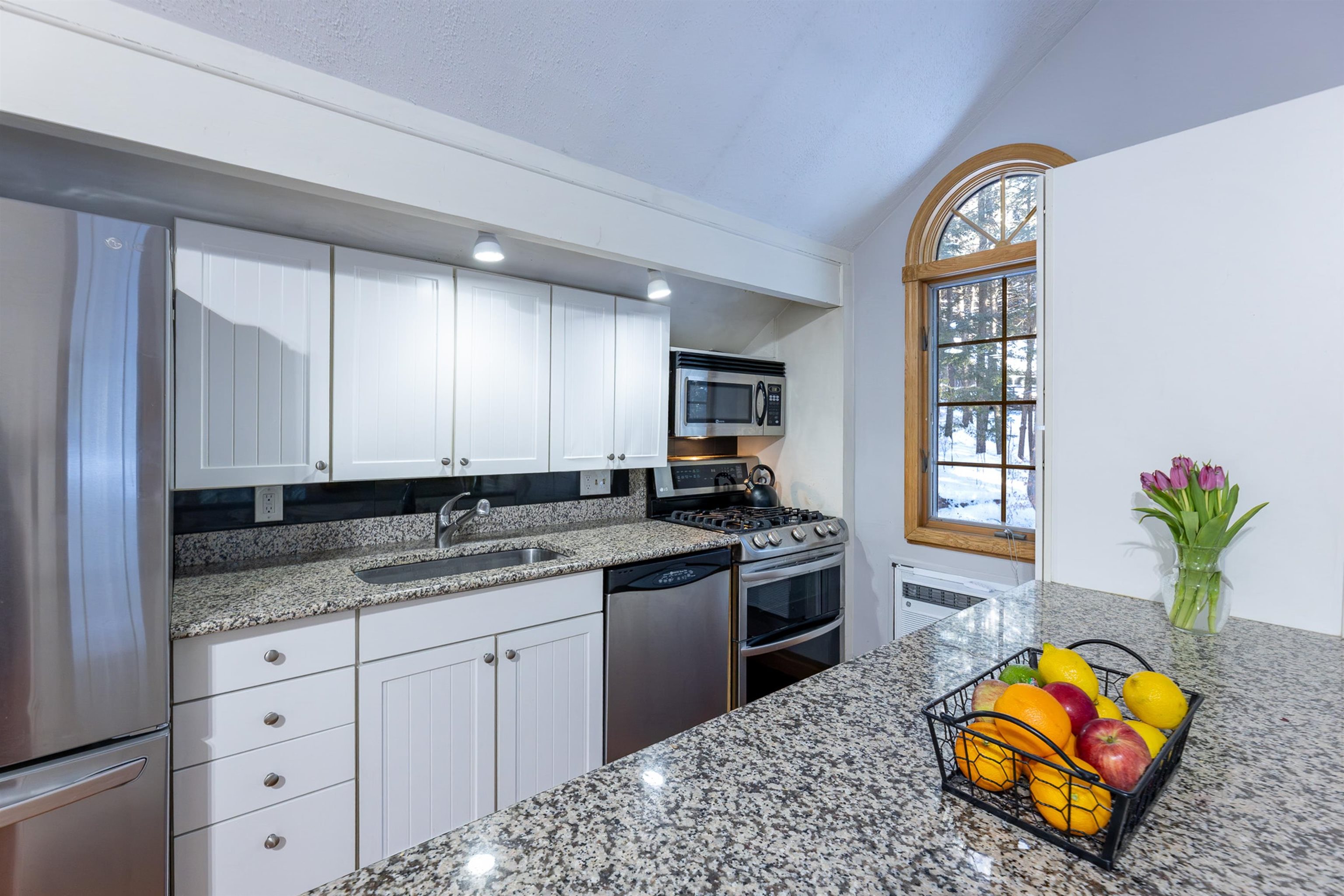 107 Jay Hill Road Hartford, VT 05001 - Photo 7 of 22