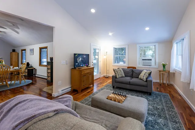 $449,000 | 107 Jay Hill Road, Hartford, VT 05001