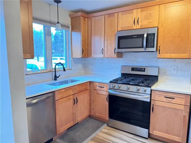 $2,200 | 34 Fairway Drive, Coventry, RI 02816