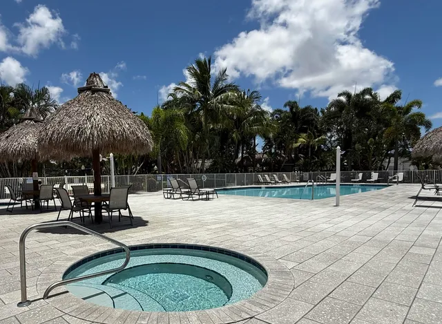 $270,000 | 276 North Cortez Drive, Unit 276, Pompano Beach, FL 33068