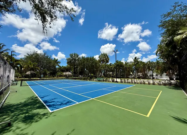 $270,000 | 276 North Cortez Drive, Unit 276, Pompano Beach, FL 33068