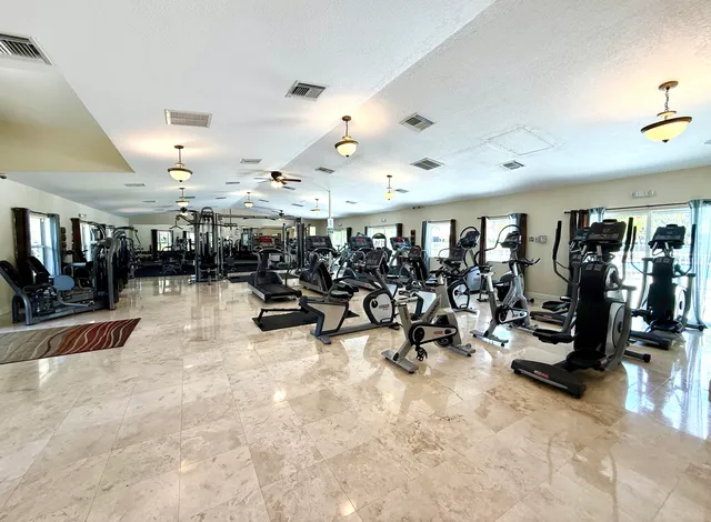 $270,000 | 276 North Cortez Drive, Unit 276, Pompano Beach, FL 33068