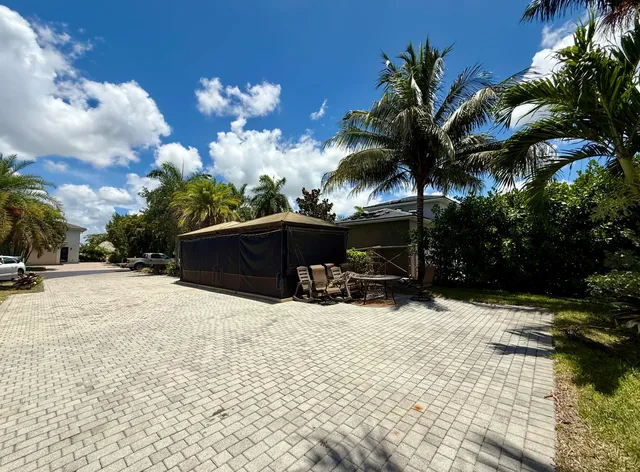 $270,000 | 276 North Cortez Drive, Unit 276, Pompano Beach, FL 33068