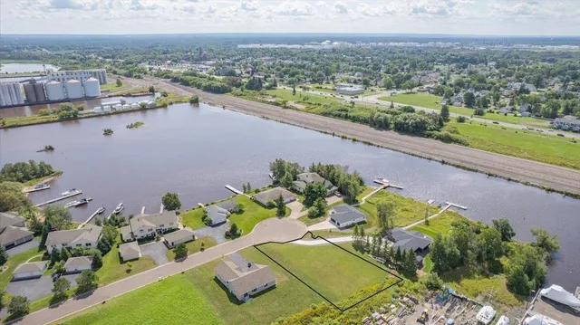 $199,000 | 550 Marina Drive, Superior, WI 54880