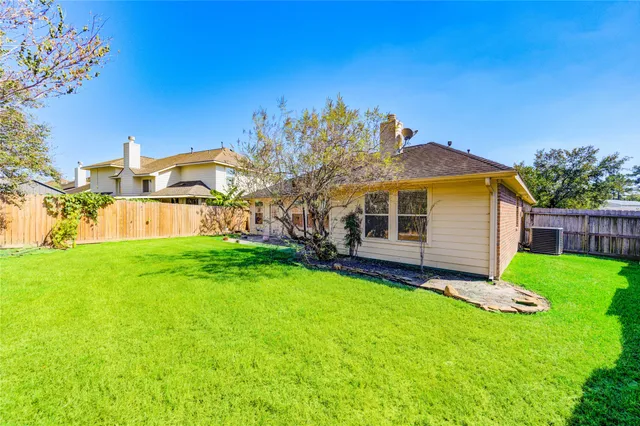 $1,995 | 9822 Memorial Crossing Drive, Tomball, TX 77375