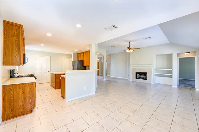 $1,995 | 9822 Memorial Crossing Drive, Tomball, TX 77375