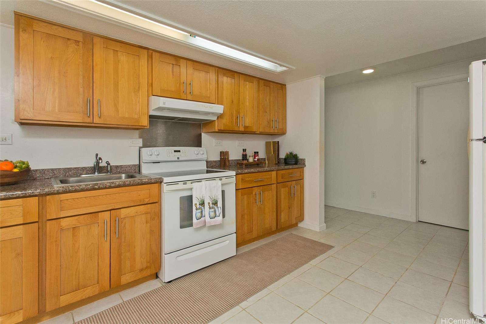2742 Manoa Road Honolulu, HI 96822 - Photo 19 of 25 Downstairs Kitchen