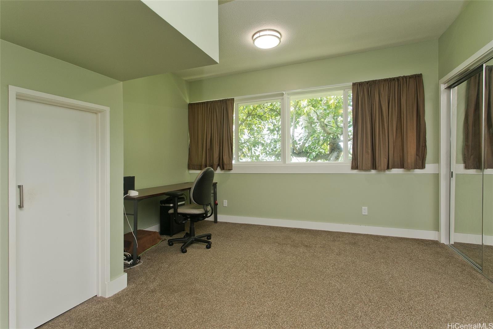 2742 Manoa Road Honolulu, HI 96822 - Photo 9 of 25 First Bedroom