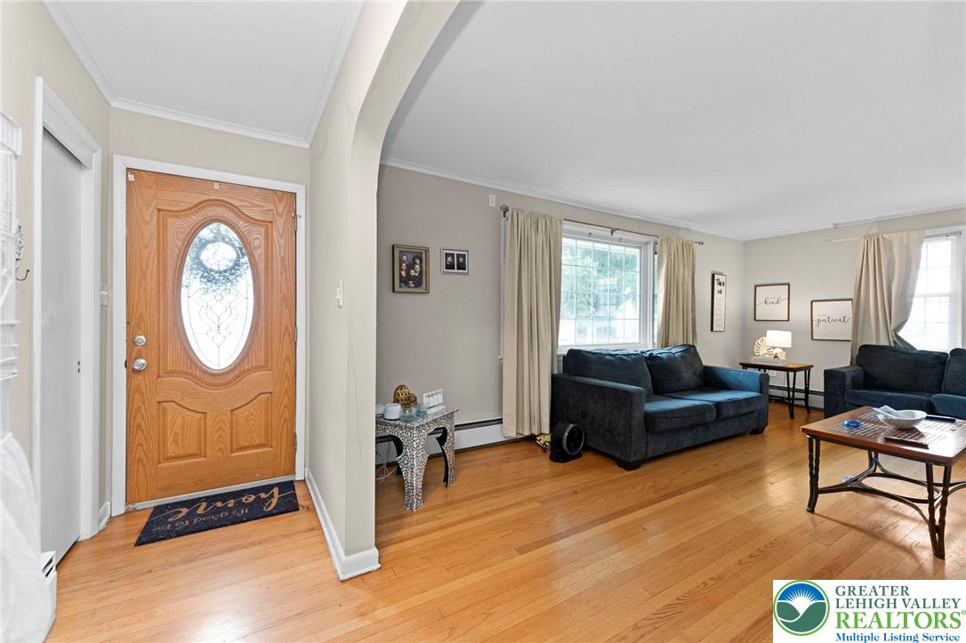 4116 Springmill Road Whitehall, PA 18052 - Photo 4 of 30 Gallery Image 4