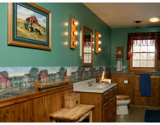 1825 North Brookfield Road Oakham, MA 01068 - Photo 8 of 13 Gallery Image 8