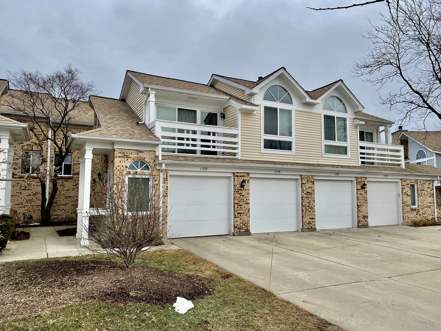 1255 Ranchview Court Buffalo Grove, IL 60089 - Photo 1 of 21