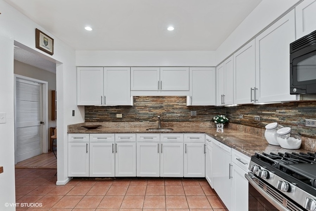 1255 Ranchview Court Buffalo Grove, IL 60089 - Photo 3 of 21