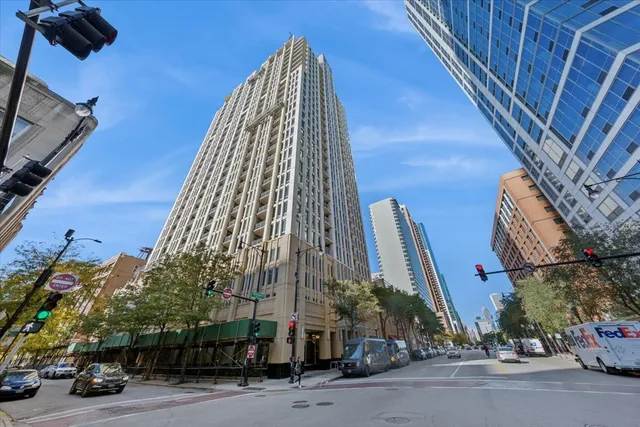 $275,000 | 1250 South Michigan Avenue, Unit 1400, Chicago, IL 60605