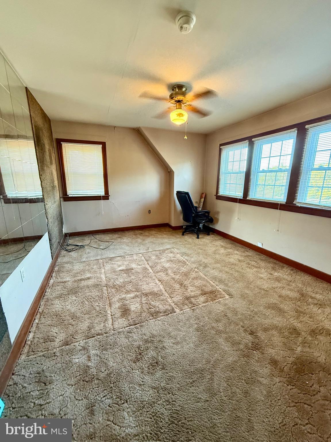 13925 Ellerslie Road Ellerslie, MD 21529 - Photo 8 of 12 a view of a hallway with a window