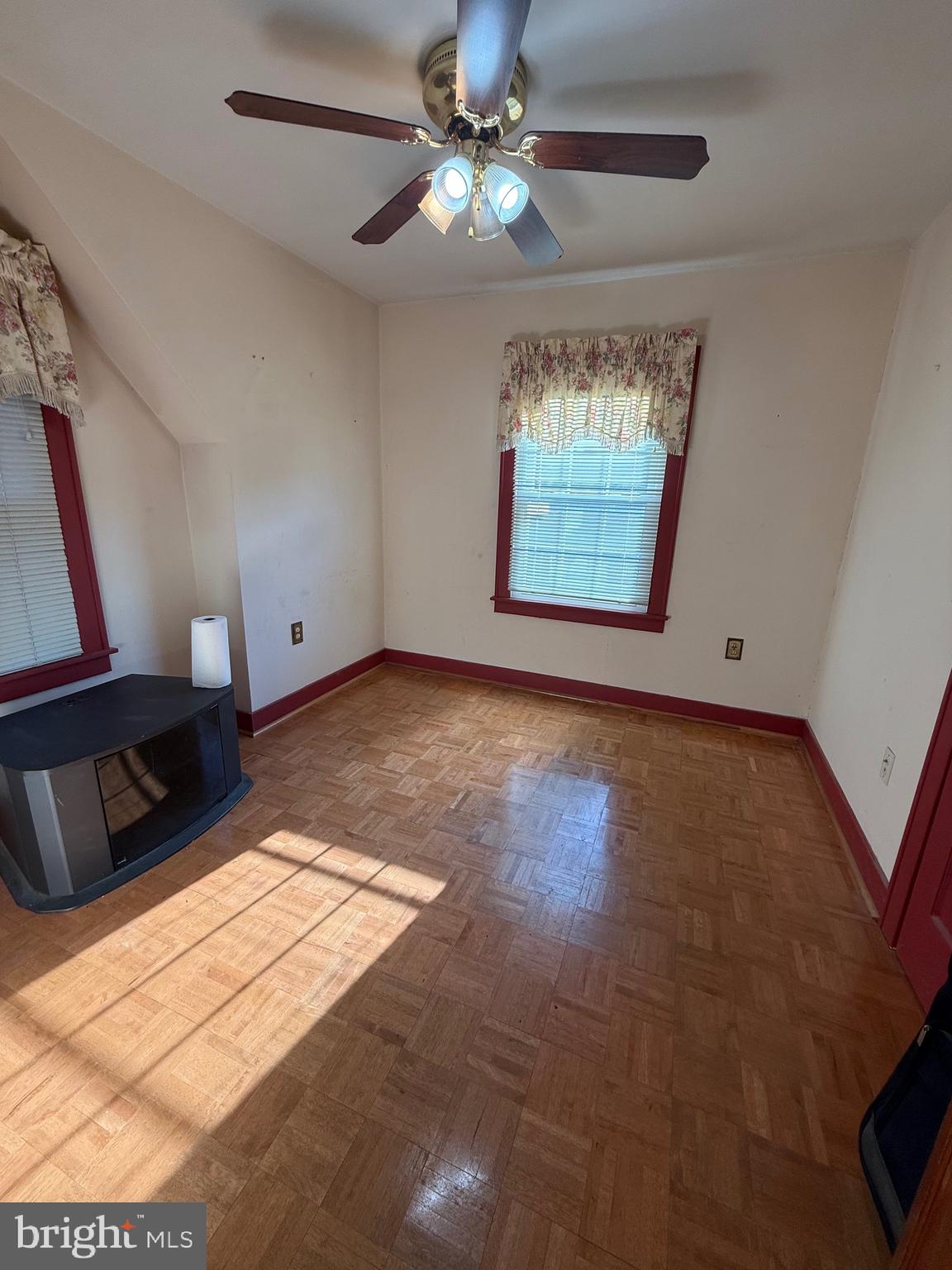 13925 Ellerslie Road Ellerslie, MD 21529 - Photo 10 of 12 a view of an empty room and window