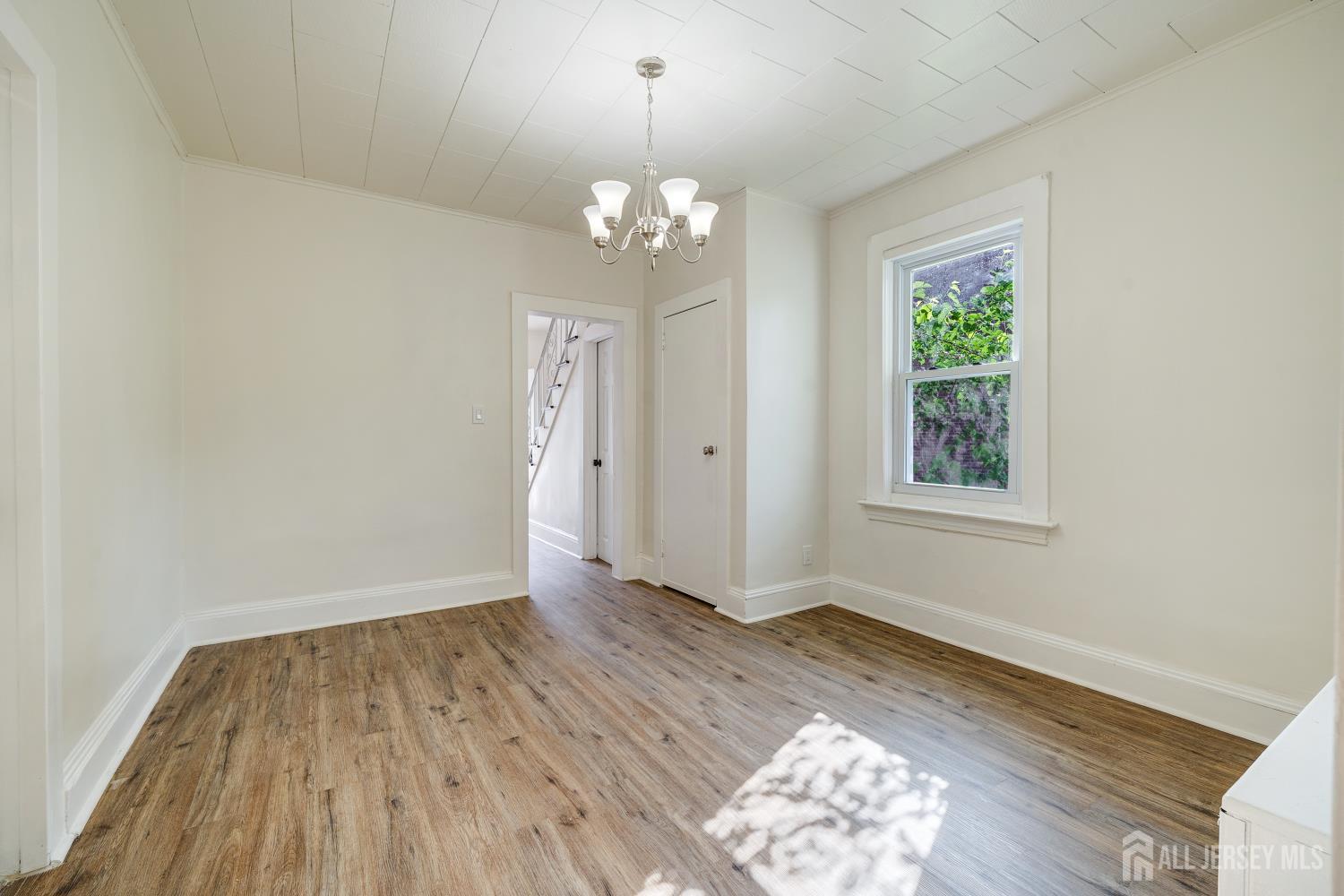 360 Alpine Street Perth Amboy, NJ 08861 - Photo 2 of 10