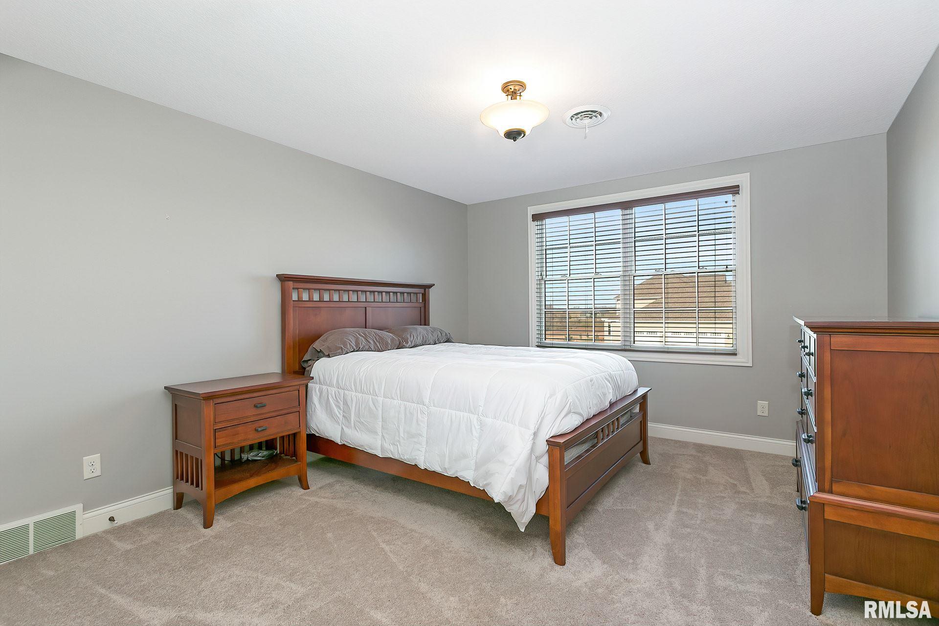 6463 Cardinal Road Bettendorf, IA 52722 - Photo 25 of 46 Gallery Image 25