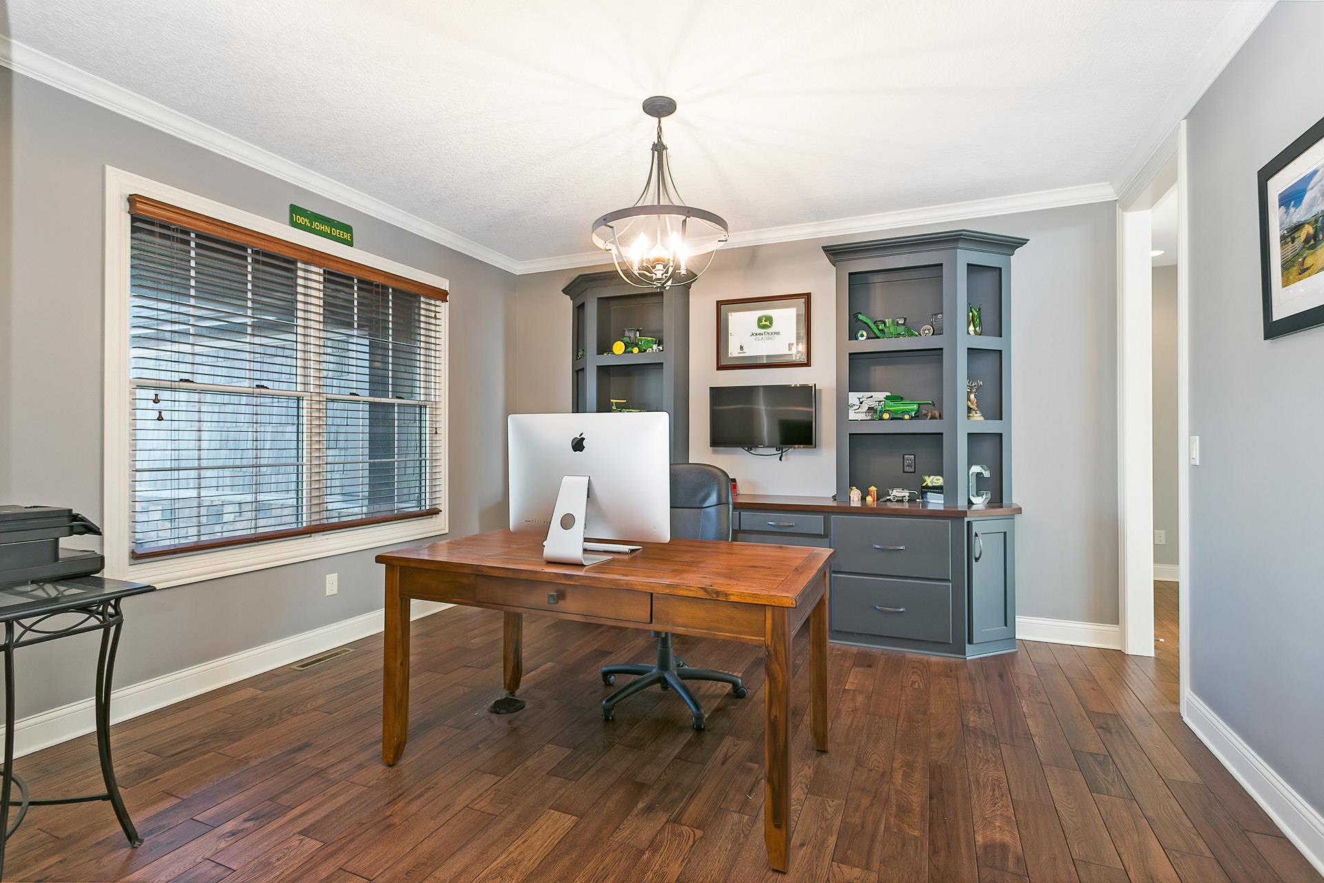 6463 Cardinal Road Bettendorf, IA 52722 - Photo 4 of 46 Gallery Image 4