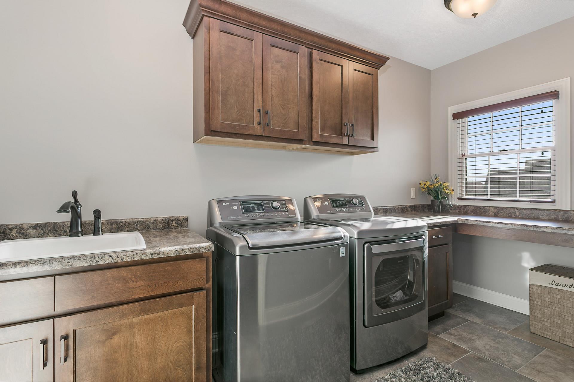 6463 Cardinal Road Bettendorf, IA 52722 - Photo 8 of 46 Gallery Image 8