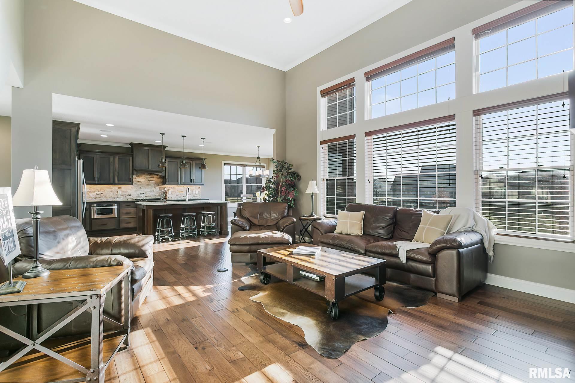 6463 Cardinal Road Bettendorf, IA 52722 - Photo 10 of 46 Gallery Image 10