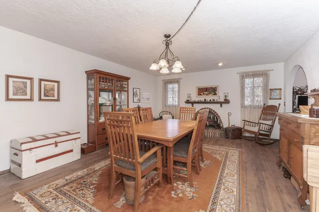 $269,000 | 28 Chatsford Court, Bloomington, IL 61704