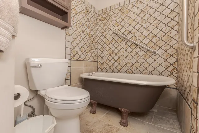 $269,000 | 28 Chatsford Court, Bloomington, IL 61704