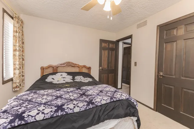 $269,000 | 28 Chatsford Court, Bloomington, IL 61704