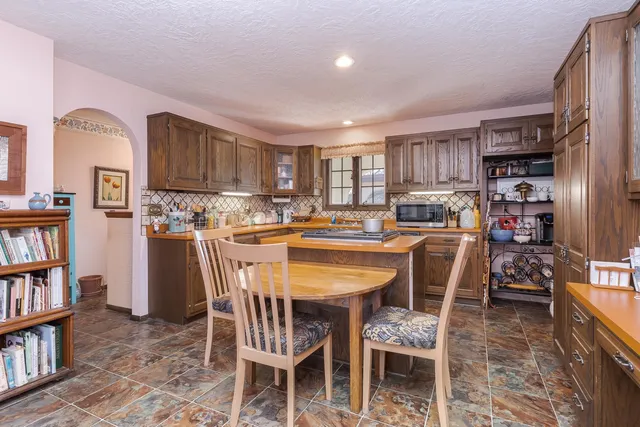 $269,000 | 28 Chatsford Court, Bloomington, IL 61704