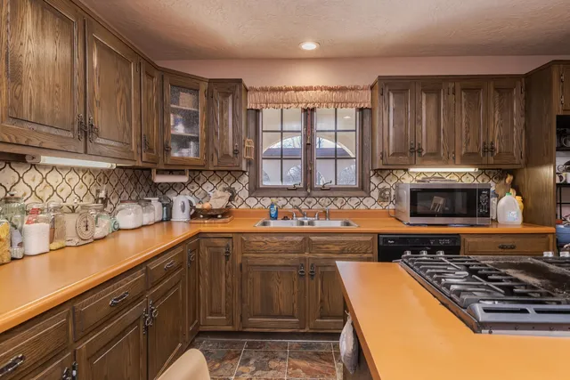 $269,000 | 28 Chatsford Court, Bloomington, IL 61704