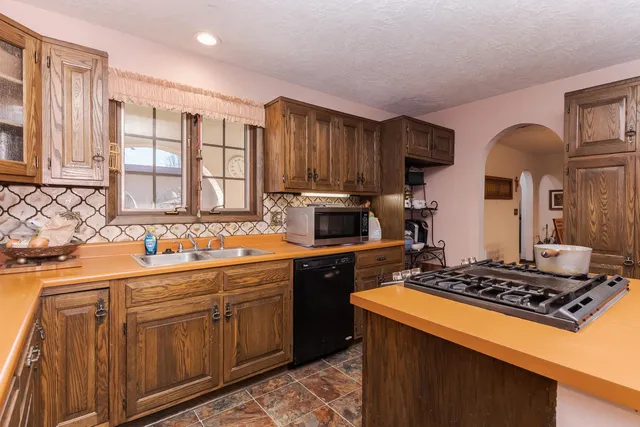 $269,000 | 28 Chatsford Court, Bloomington, IL 61704