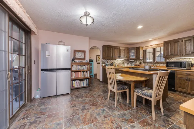 $269,000 | 28 Chatsford Court, Bloomington, IL 61704