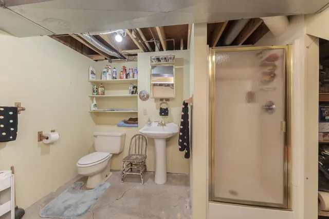 $269,000 | 28 Chatsford Court, Bloomington, IL 61704