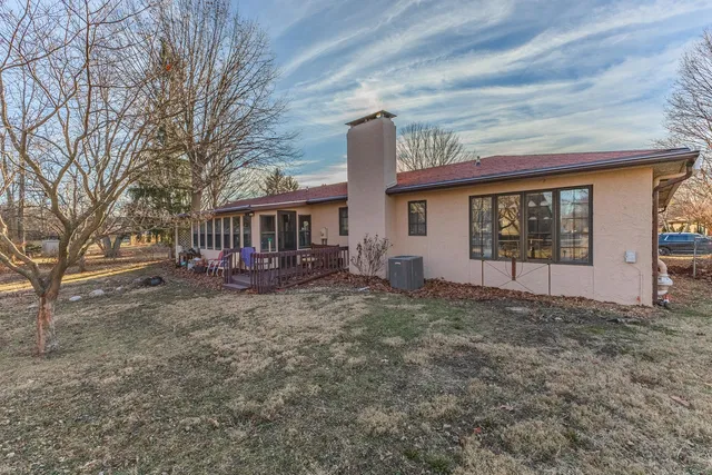 $266,000 | 28 Chatsford Court, Bloomington, IL 61704