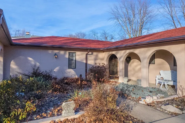 $269,000 | 28 Chatsford Court, Bloomington, IL 61704