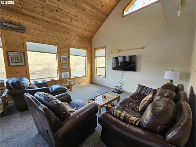 $85,000 | 804 Riverside Street, Maupin, OR 97037