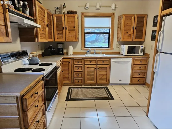 $85,000 | 804 Riverside Street, Maupin, OR 97037