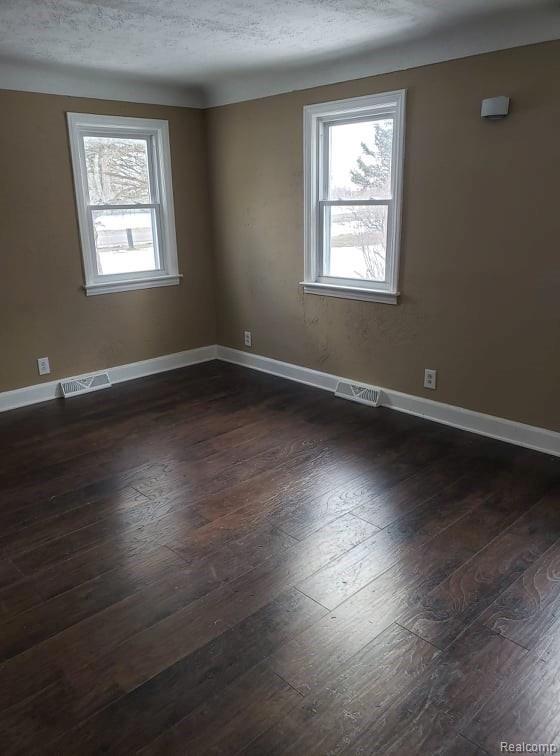 7025 East Coldwater Road Davison, MI 48423 - Photo 12 of 30 87154224_1333451646857471_4326488640805928960_n.jpg