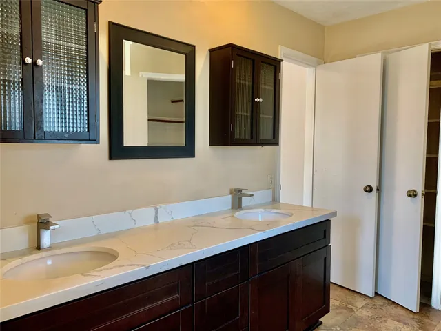 $2,200 | 2903 Bentley Court, Pearland, TX 77584