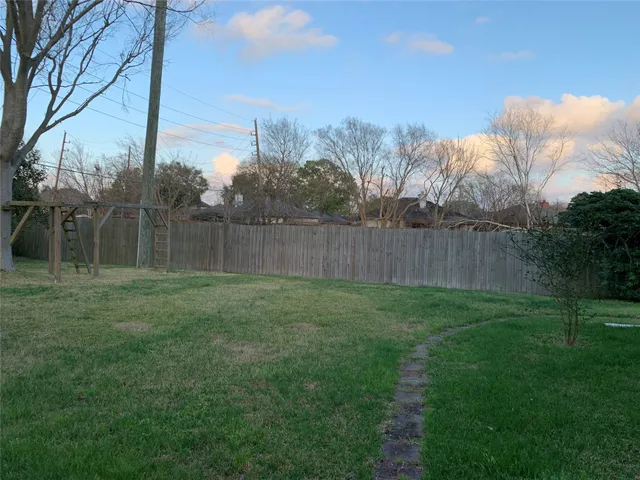 $2,200 | 2903 Bentley Court, Pearland, TX 77584