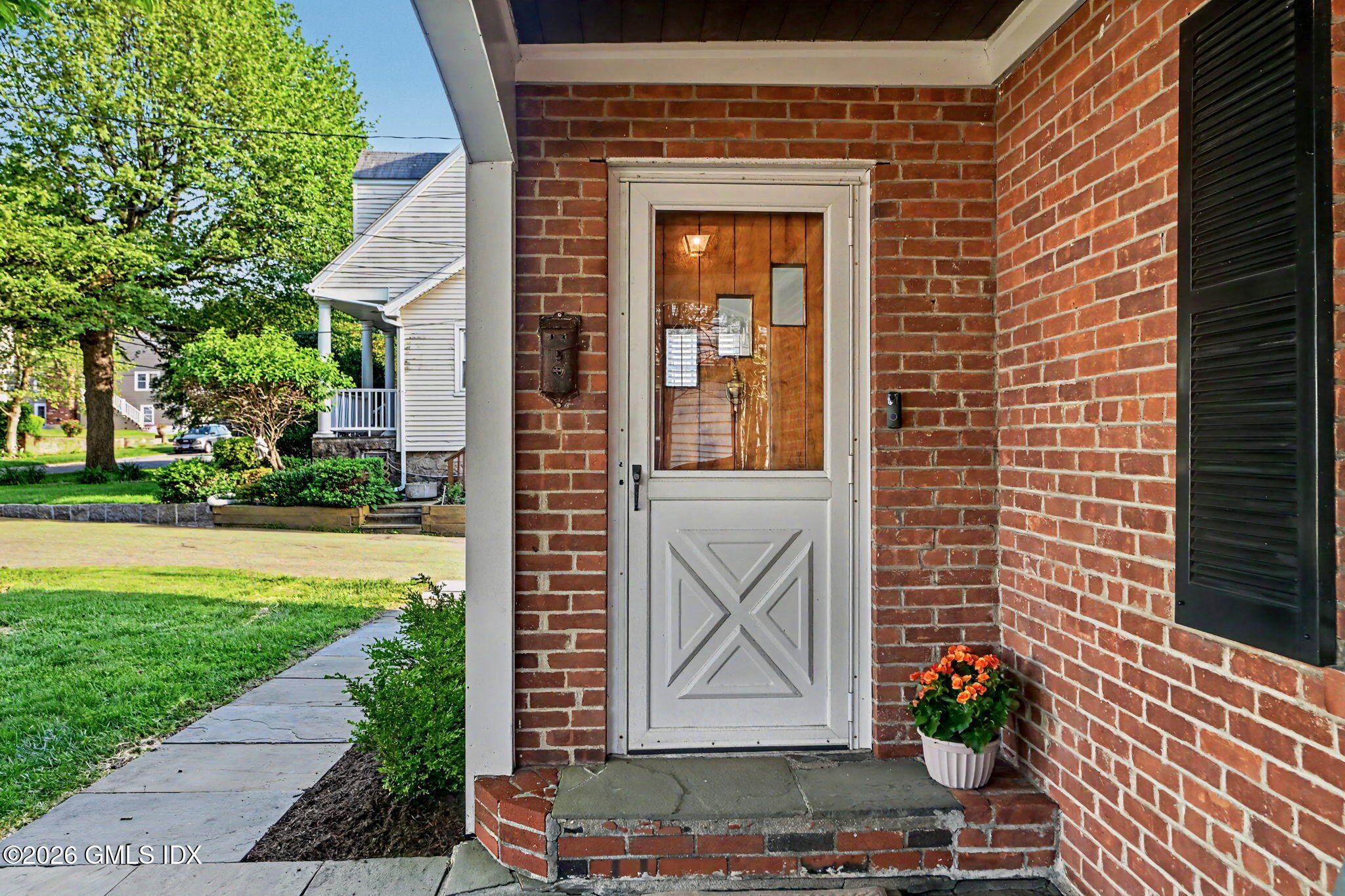 14 Spezzano Drive Riverside, CT 06878 - Photo 2 of 17 2-web-or-mls-14-spezzano-dr