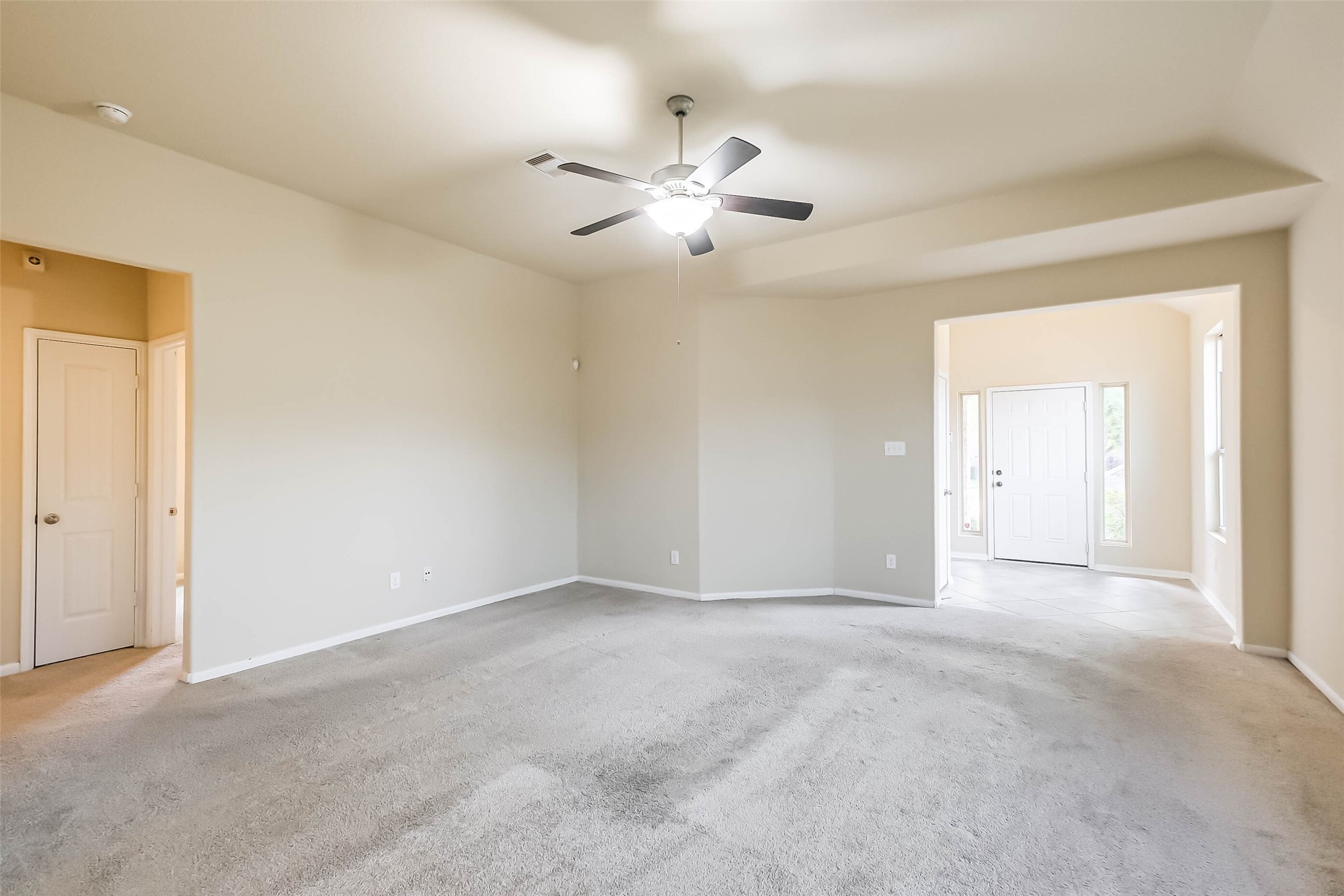 10103 Blue Point Juniper Drive Houston, TX 77075 - Photo 11 of 28 Living Area