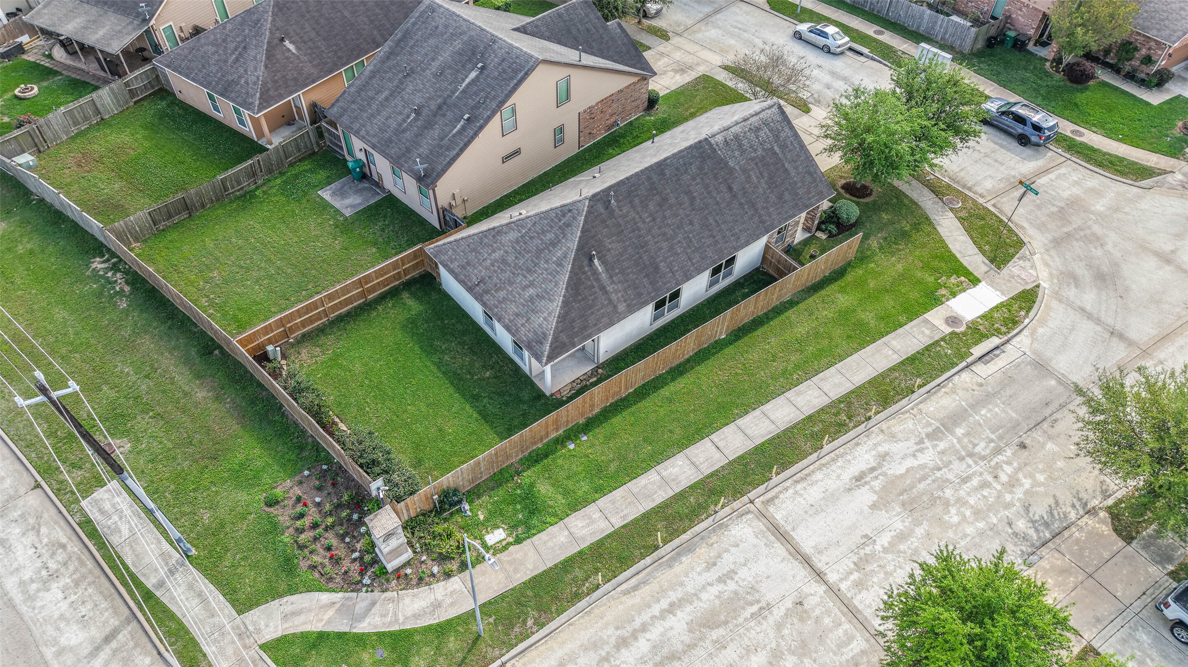 10103 Blue Point Juniper Drive Houston, TX 77075 - Photo 2 of 28 Corner Lot