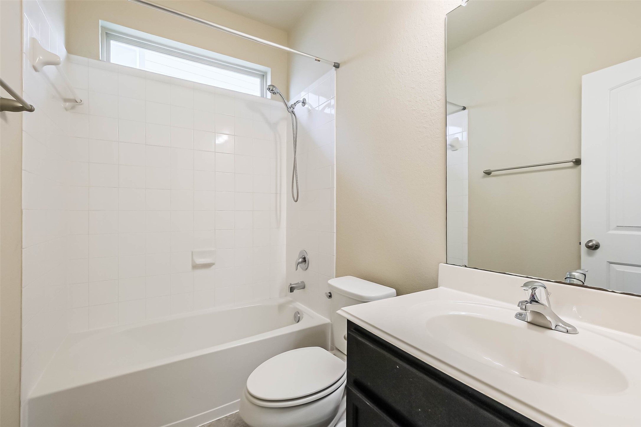 10103 Blue Point Juniper Drive Houston, TX 77075 - Photo 24 of 28 Hallway Restroom